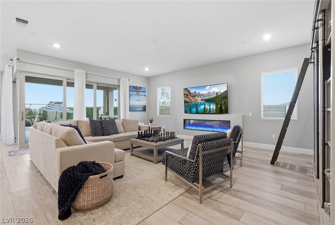 112 Springbough Lane Las Vegas, NV 89138 - Photo 6 of 41 Living room