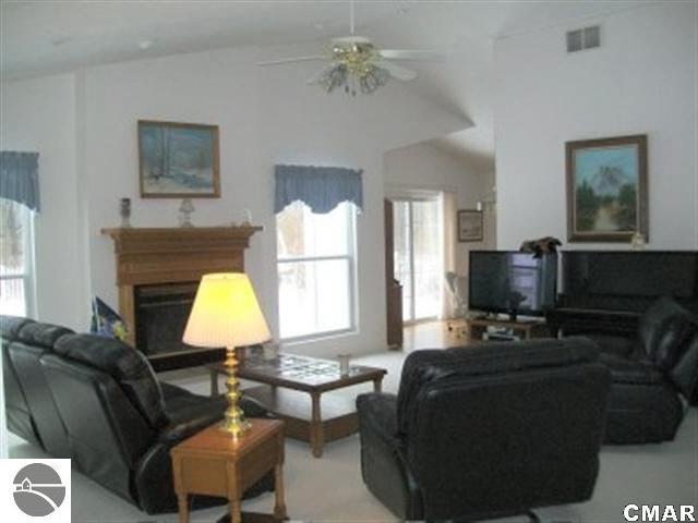 117 Chatham Road St. Louis, MI 48880 - Photo 8 of 21 1773531-7.JPG