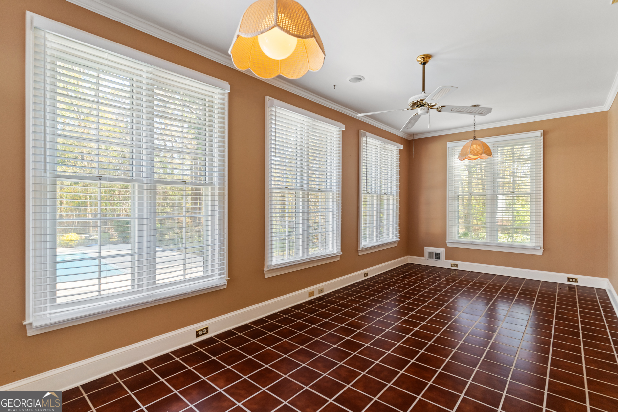 134 Brinson Road Waynesboro, GA 30830 - Photo 34 of 67 Sunroom in Owner's suite - Overlooks pool