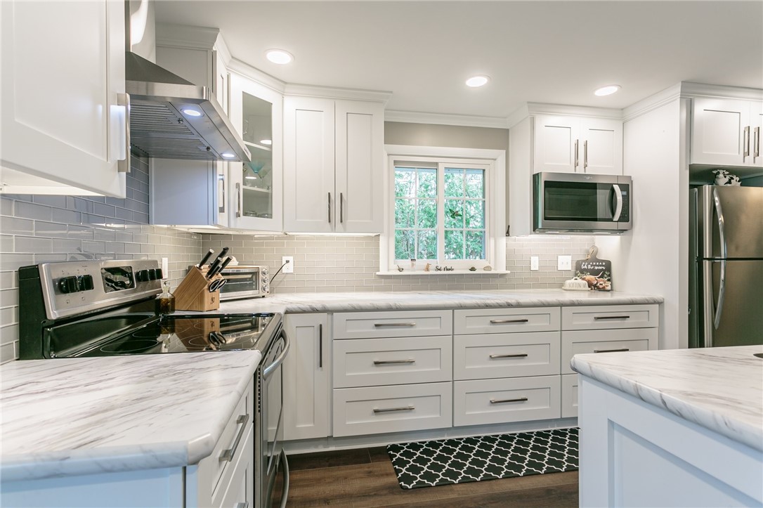 320 Winfield Road Irondequoit, NY 14622 - Photo 13 of 25