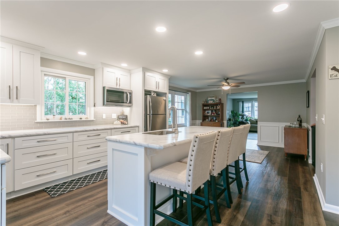 320 Winfield Road Irondequoit, NY 14622 - Photo 14 of 25