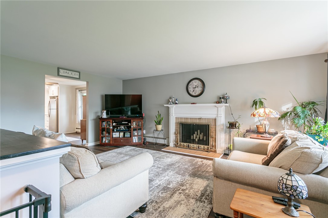 320 Winfield Road Irondequoit, NY 14622 - Photo 4 of 25