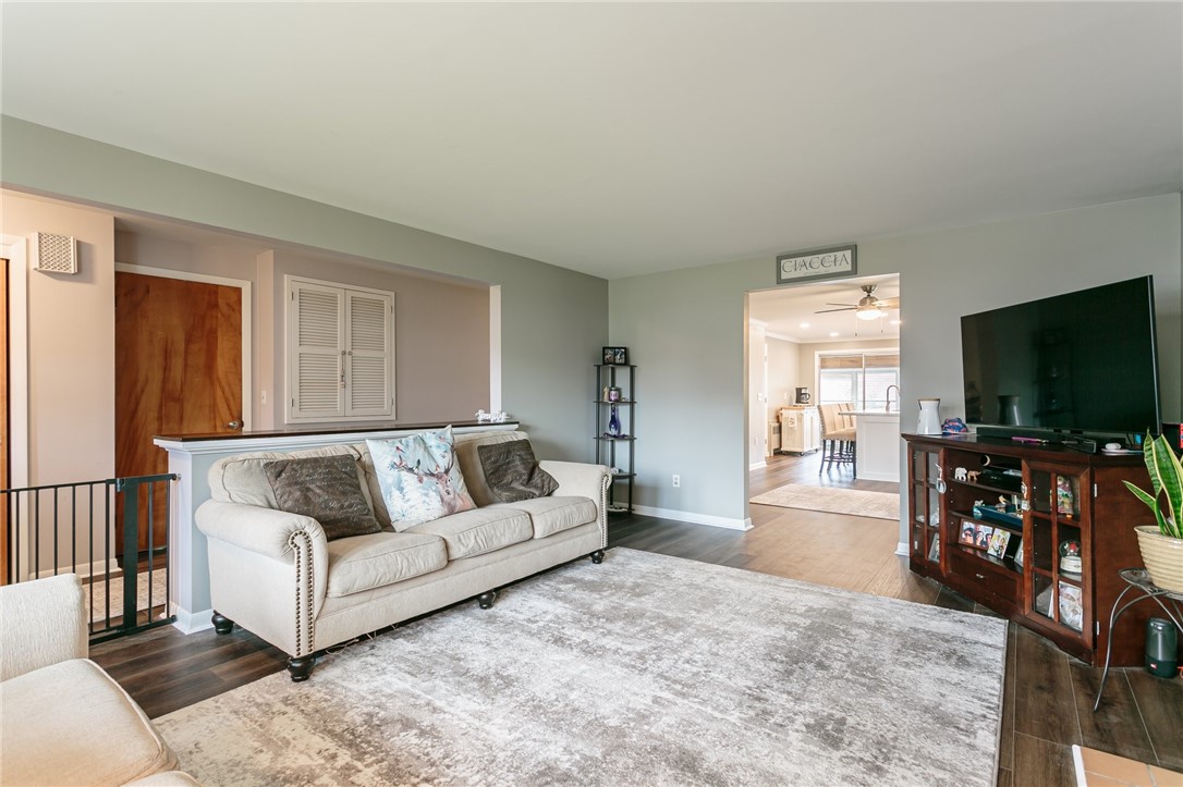 320 Winfield Road Irondequoit, NY 14622 - Photo 7 of 25