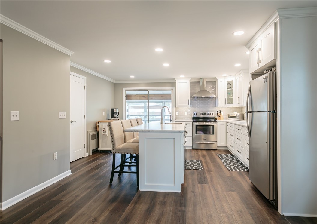 320 Winfield Road Irondequoit, NY 14622 - Photo 9 of 25