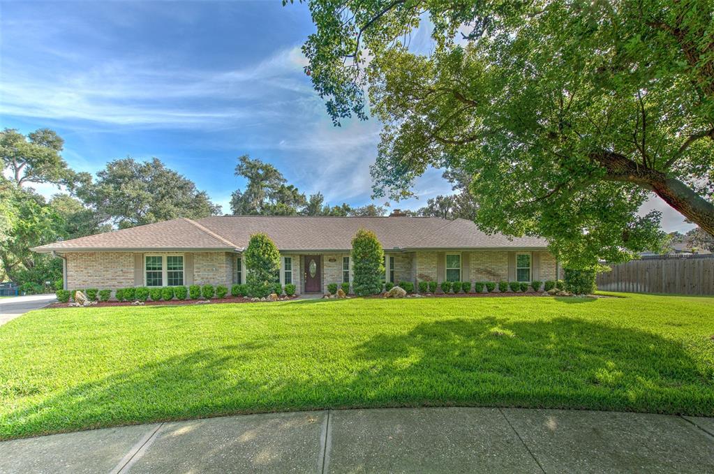 2102 Whitlock Place Dover, FL 33527 - Photo 1 of 45