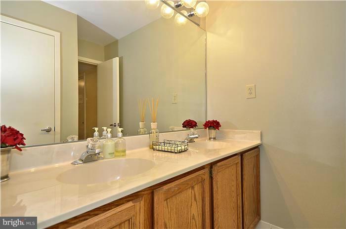 15428 Merrifields Lane Silver Spring, MD 20906 - Photo 21 of 27 Bath