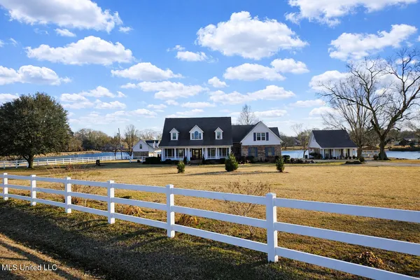 $599,000 | 1568 Maura Lane Southeast, Brookhaven, MS 39601