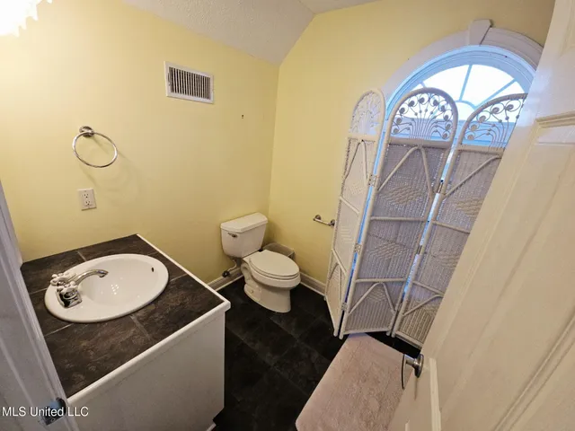 $625,000 | 1568 Maura Lane Southeast, Brookhaven, MS 39601