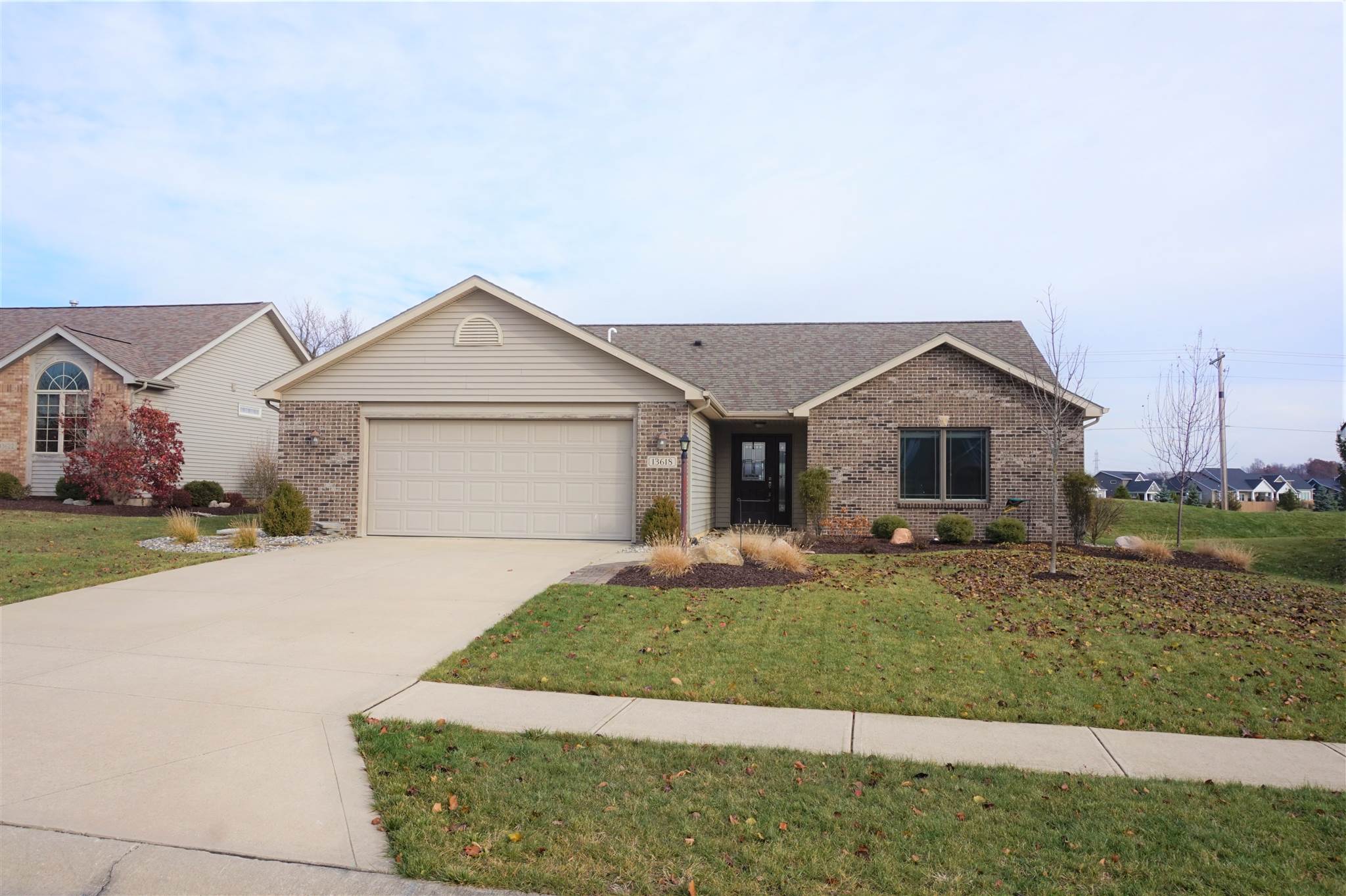 13618 Falcon Ridge Cove Fort Wayne, IN 46845 - Photo 1 of 27