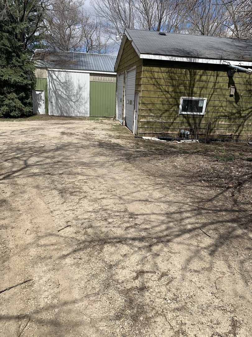 1N557 Peck Road Geneva, IL 60134 - Photo 10 of 15 Gallery Image 10