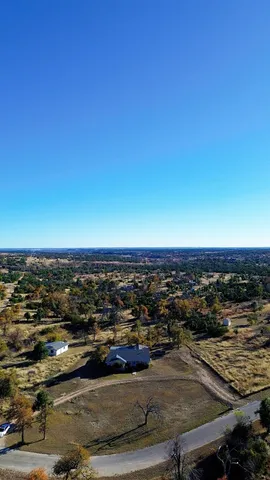 $520,000 | 172 Schattenbaum Drive, Fredericksburg, TX 78624