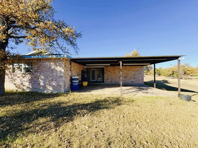 $520,000 | 172 Schattenbaum Drive, Fredericksburg, TX 78624