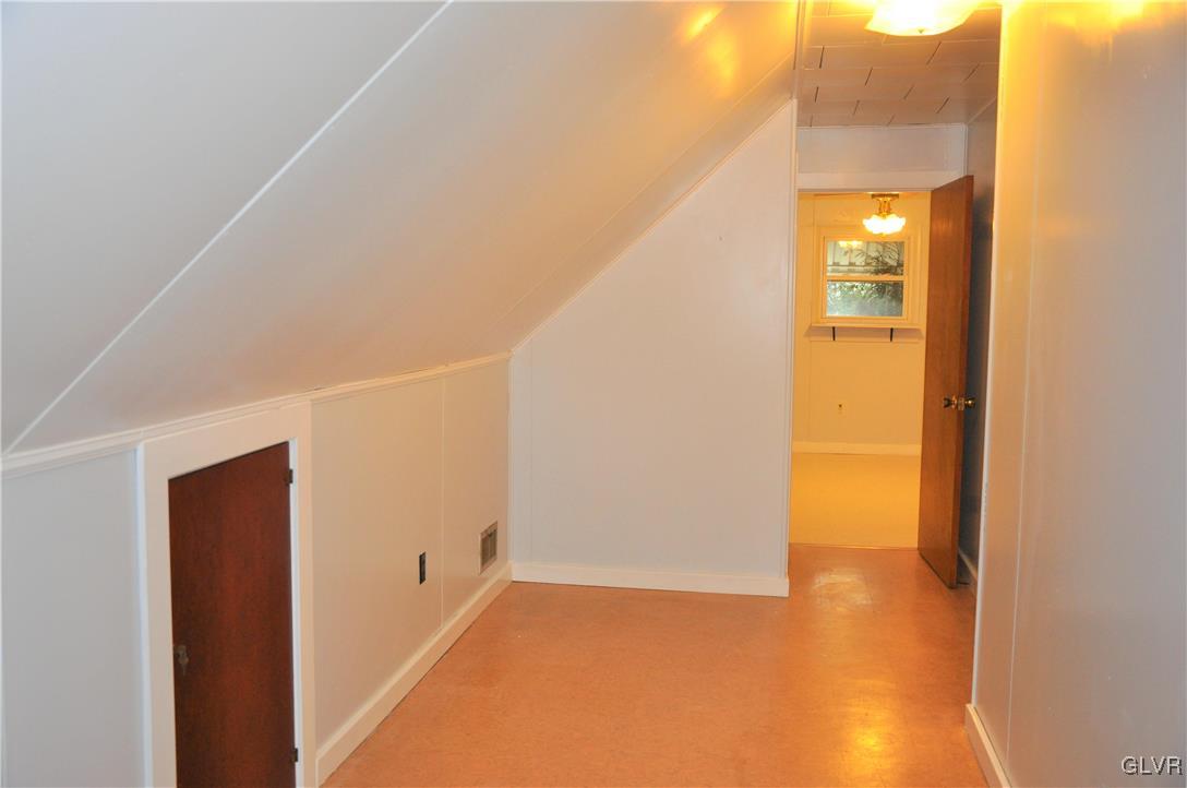 2142 Aster Road Bethlehem, PA 18018 - Photo 12 of 18 Gallery Image 12