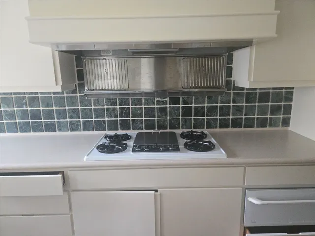 $925,000 | 315 Sugar Berry Circle, Houston, TX 77024