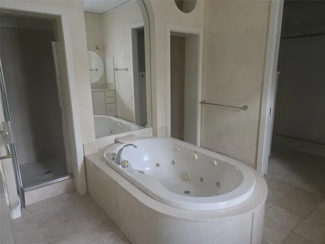 $925,000 | 315 Sugar Berry Circle, Houston, TX 77024