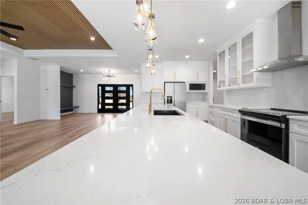 $698,000 | 630 Turn Bridge Lane, Sunrise Beach, MO 65079