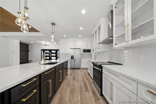 $698,000 | 630 Turn Bridge Lane, Sunrise Beach, MO 65079