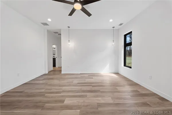 $698,000 | 630 Turn Bridge Lane, Sunrise Beach, MO 65079