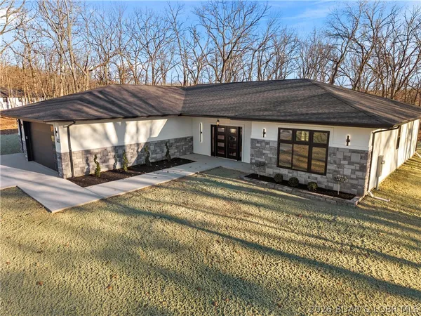 $698,000 | 630 Turn Bridge Lane, Sunrise Beach, MO 65079