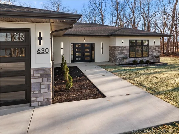 $698,000 | 630 Turn Bridge Lane, Sunrise Beach, MO 65079