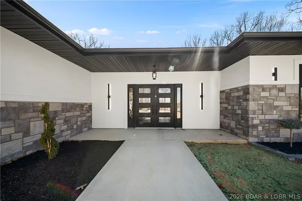$698,000 | 630 Turn Bridge Lane, Sunrise Beach, MO 65079