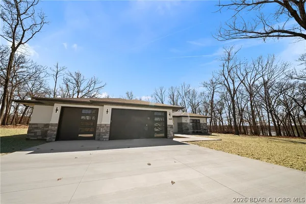 $698,000 | 630 Turn Bridge Lane, Sunrise Beach, MO 65079