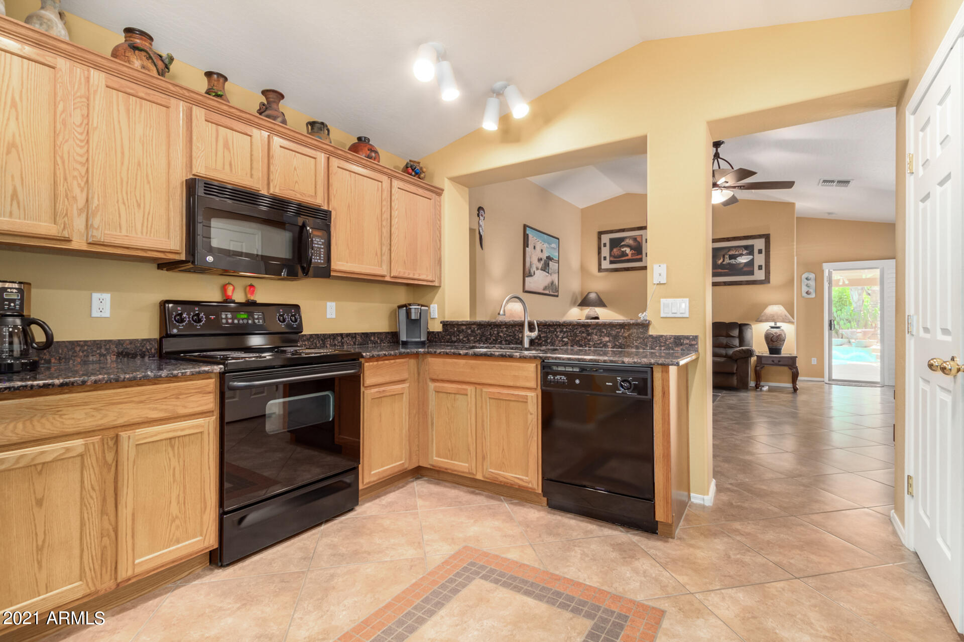45101 Portabello Road Maricopa, AZ 85139 - Photo 12 of 28 Kitchen/Great room
