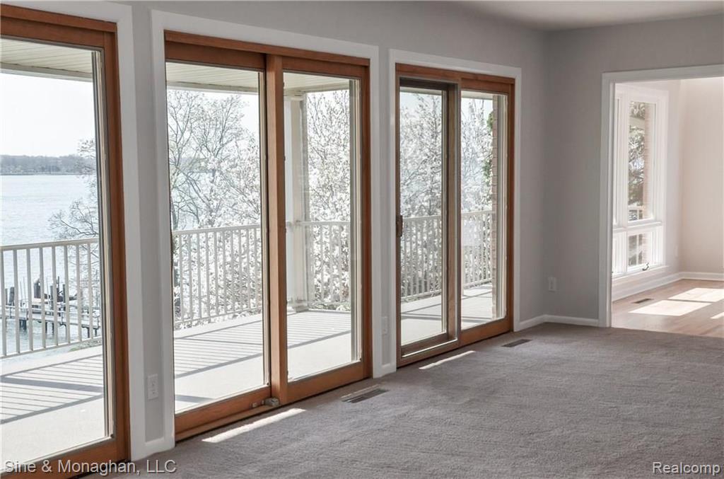 620 North Riverside Avenue St. Clair, MI 48079 - Photo 8 of 53