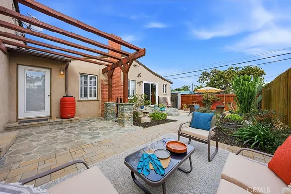 $1,899,000 | 386 Los Altos Avenue, Long Beach, CA 90814