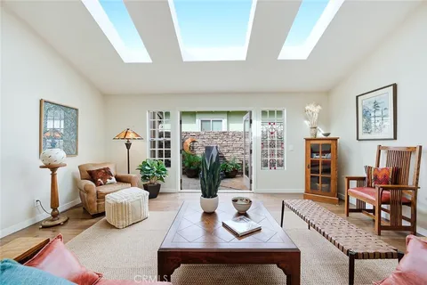 $1,899,000 | 386 Los Altos Avenue, Long Beach, CA 90814