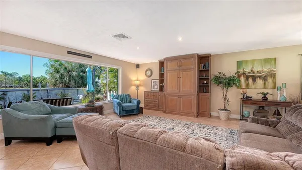 $635,000 | 836 Magellan Drive, Sarasota, FL 34243