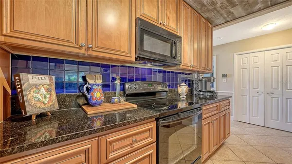 $635,000 | 836 Magellan Drive, Sarasota, FL 34243