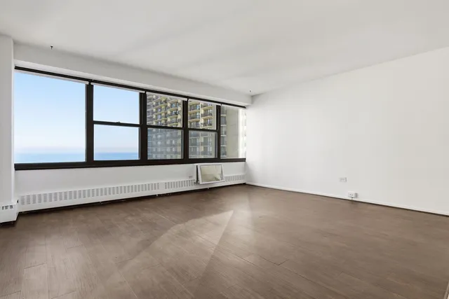 $1,700 | 6030 North Sheridan Road, Unit 2008, Chicago, IL 60660