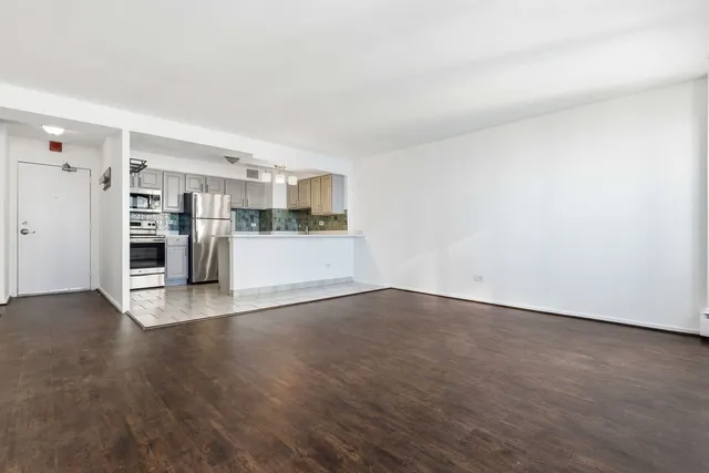 $1,700 | 6030 North Sheridan Road, Unit 2008, Chicago, IL 60660