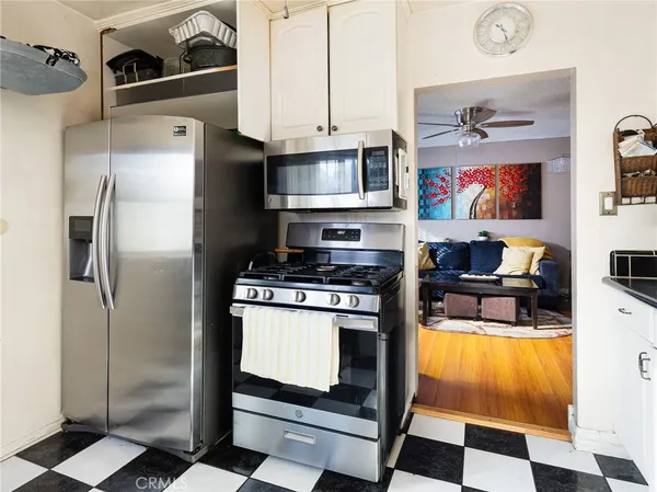 $999,000 | 4125 Lennox Boulevard, Inglewood, CA 90304