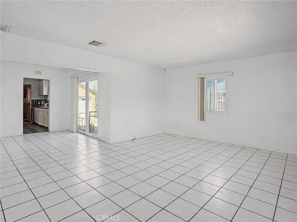 $999,000 | 4125 Lennox Boulevard, Inglewood, CA 90304