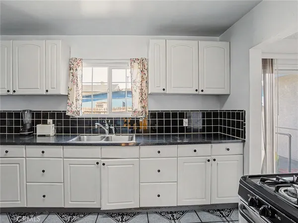 $999,000 | 4125 Lennox Boulevard, Inglewood, CA 90304