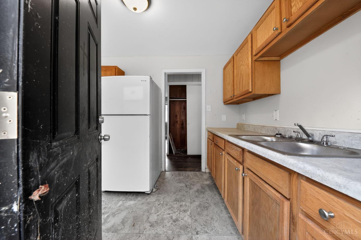 408 Roebling Road Cincinnati, OH 45204 - Photo 14 of 30