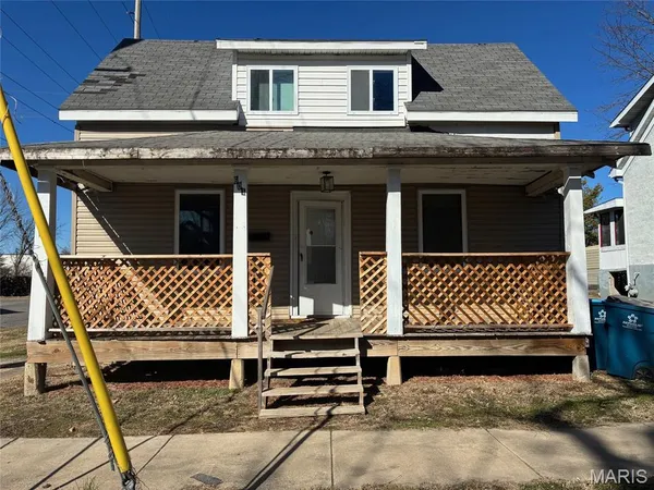 $99,000 | 601 8th Street, Highland, IL 62249