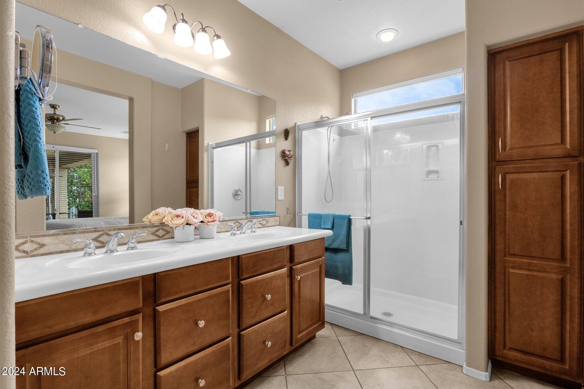 4636 East Rakestraw Lane Gilbert, AZ 85298 - Photo 13 of 35 10-web-or-mls-4636-e-rakestraw-ln