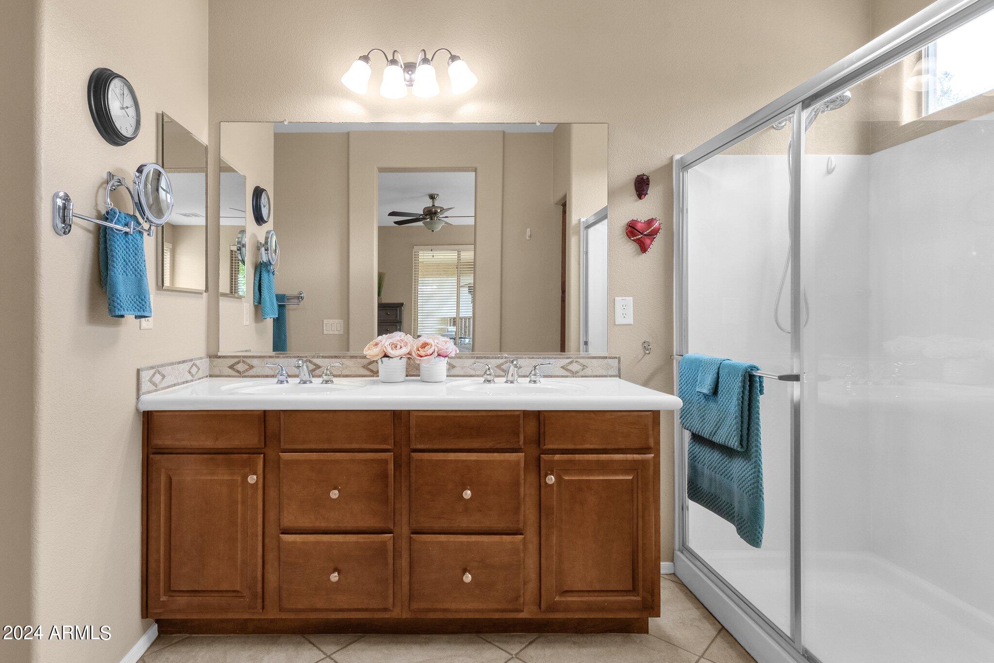 4636 East Rakestraw Lane Gilbert, AZ 85298 - Photo 21 of 35 9-web-or-mls-4636-e-rakestraw-ln