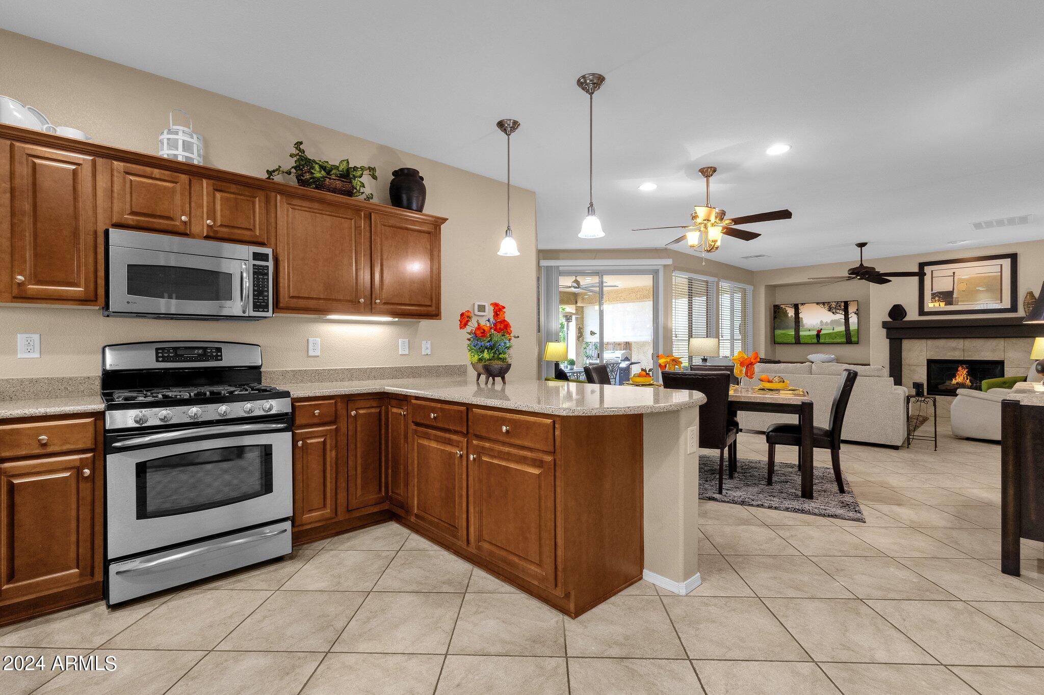 4636 East Rakestraw Lane Gilbert, AZ 85298 - Photo 10 of 35 24-web-or-mls-4636-e-rakestraw-ln