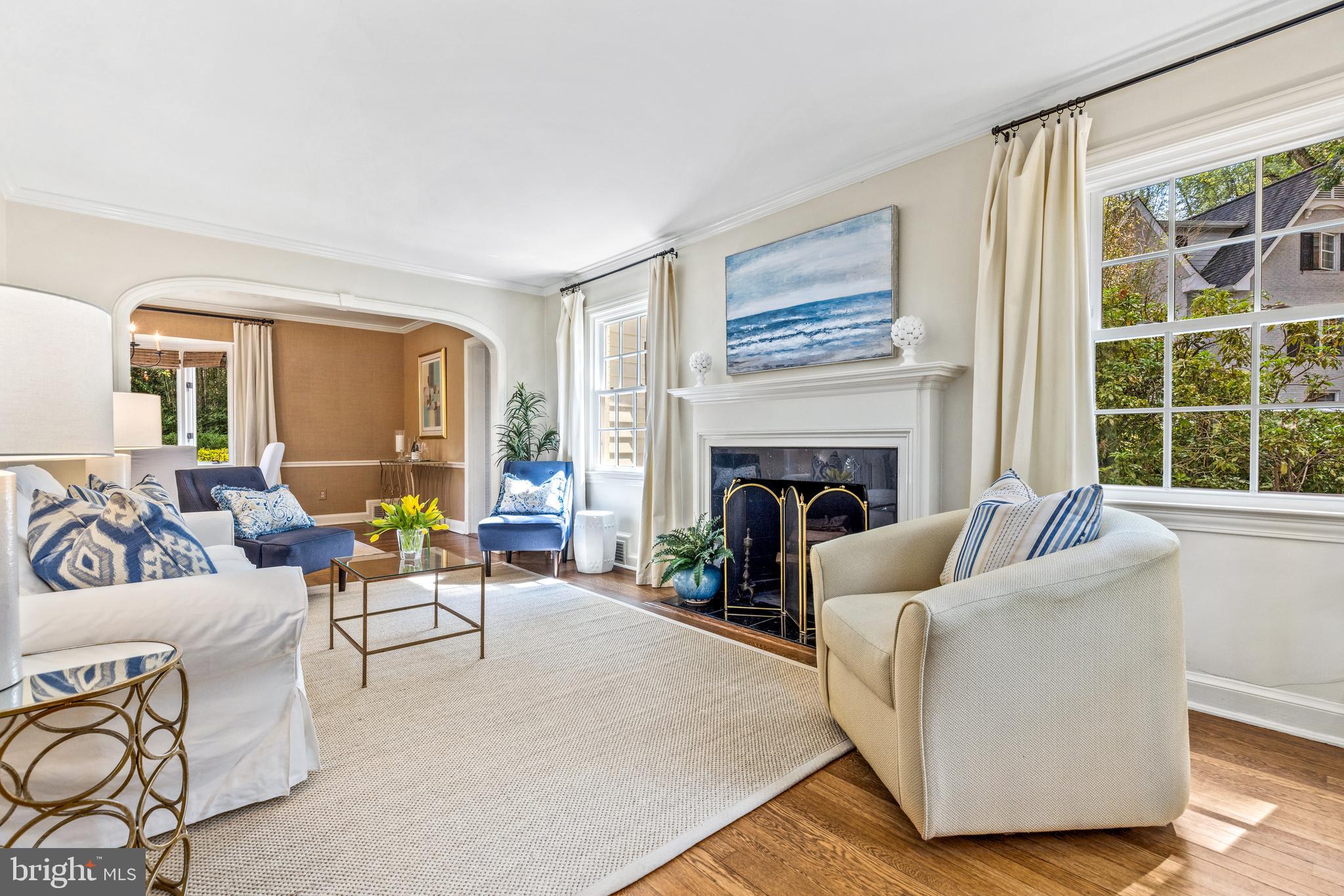 5911 Harwick Road Bethesda, MD 20816 - Photo 5 of 33 Living Room