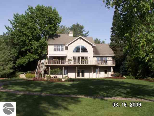 9470 Larsen Road Williamsburg, MI 49690 - Photo 1 of 12 1705037.JPG