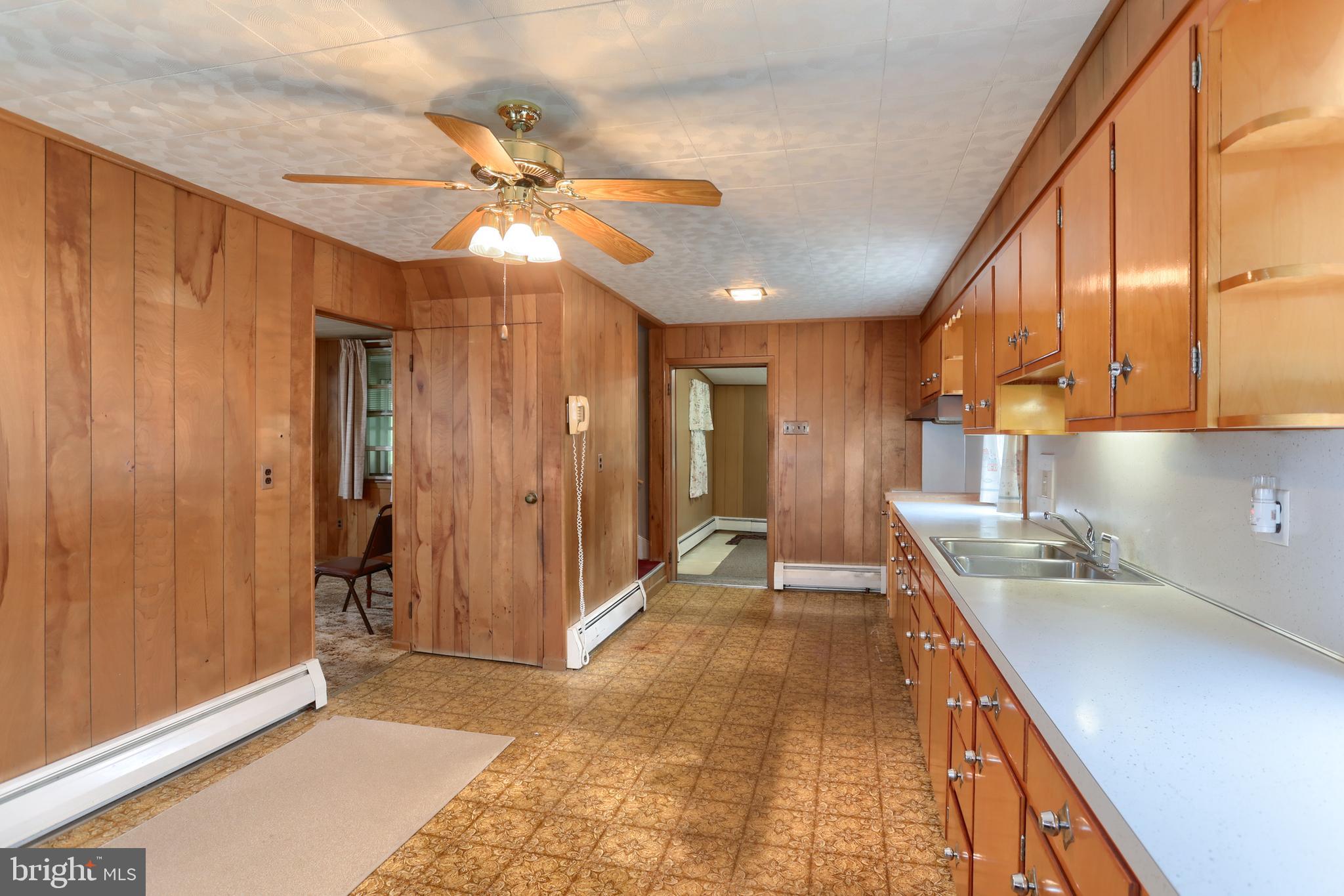 356 Rexmont Road Lebanon, PA 17042 - Photo 5 of 26 21' x 11' kitchen