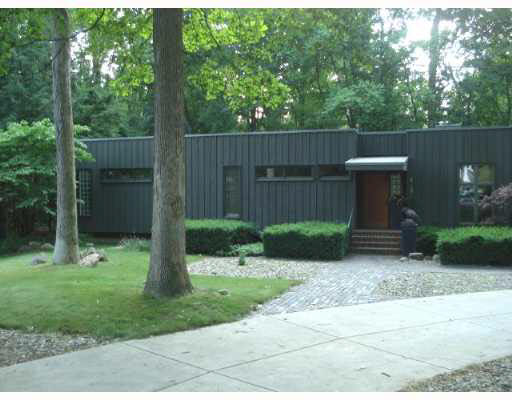 2347 Topsfield Road South Bend, IN 46614 - Photo 1 of 8 Gallery Image 1