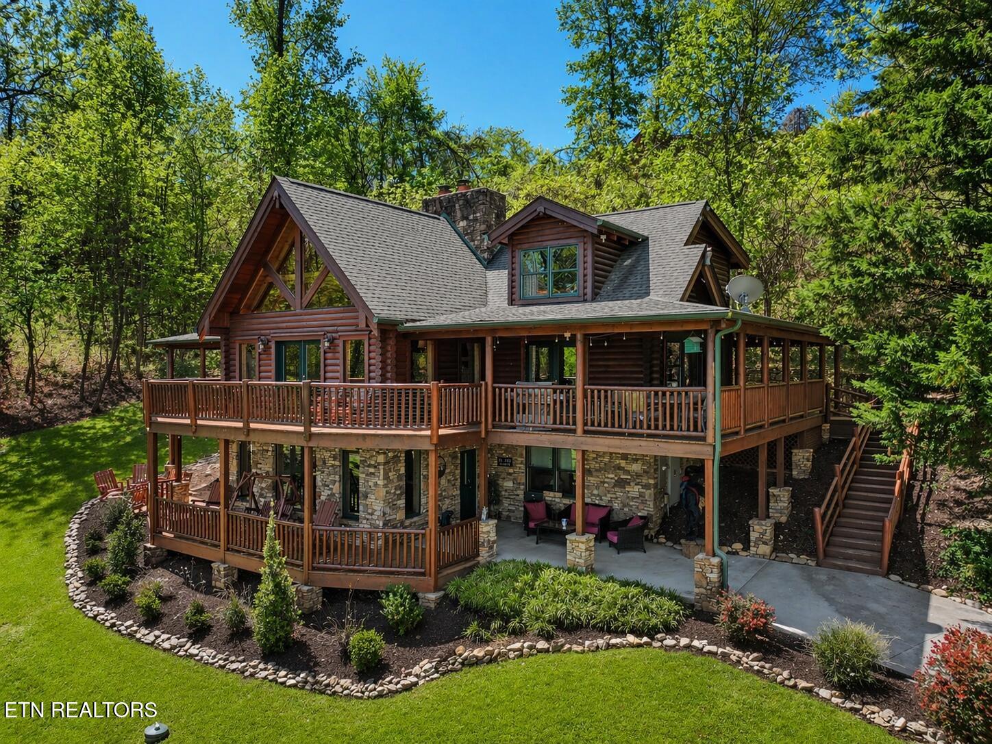 2414 Walnut Cove Way Sevierville, TN 37862 - Photo 2 of 53 5
