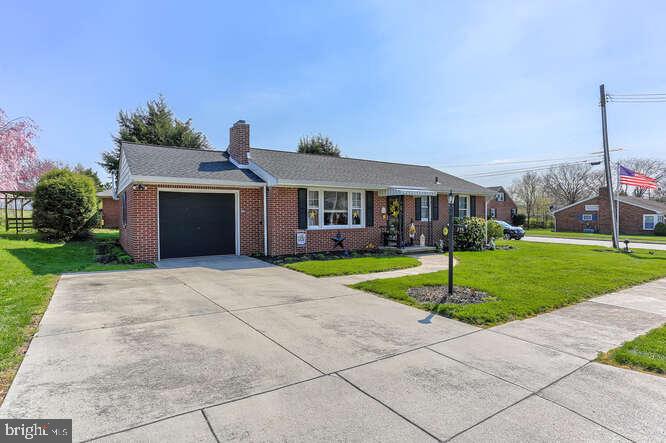 275 Sunset Avenue Hanover, PA 17331 - Photo 3 of 41 Gallery Image 3