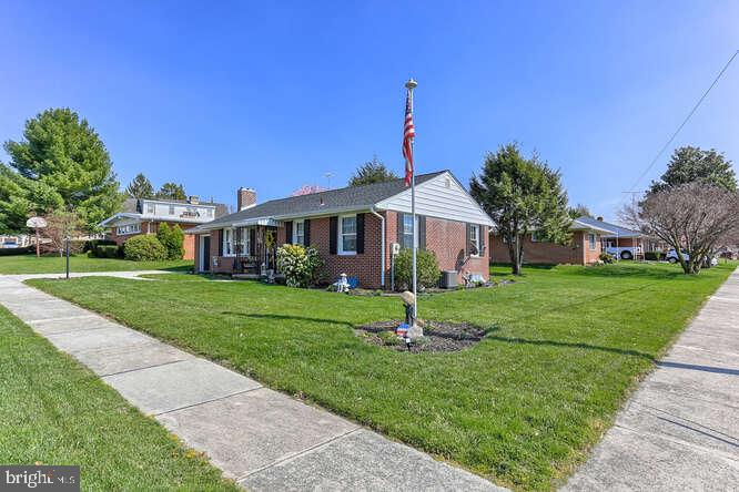 275 Sunset Avenue Hanover, PA 17331 - Photo 4 of 41 Gallery Image 4