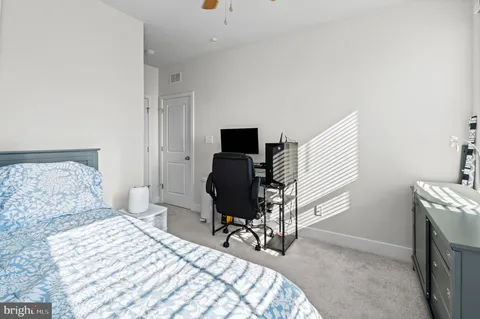 $420,000 | 7736 Port Capital Drive, Elkridge, MD 21075